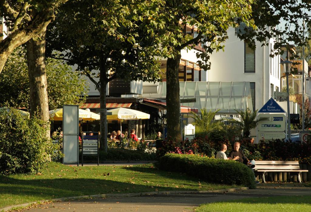 Hotel Knaus Am Hafen ウールディンゲン・ミュールホーフェン エクステリア 写真