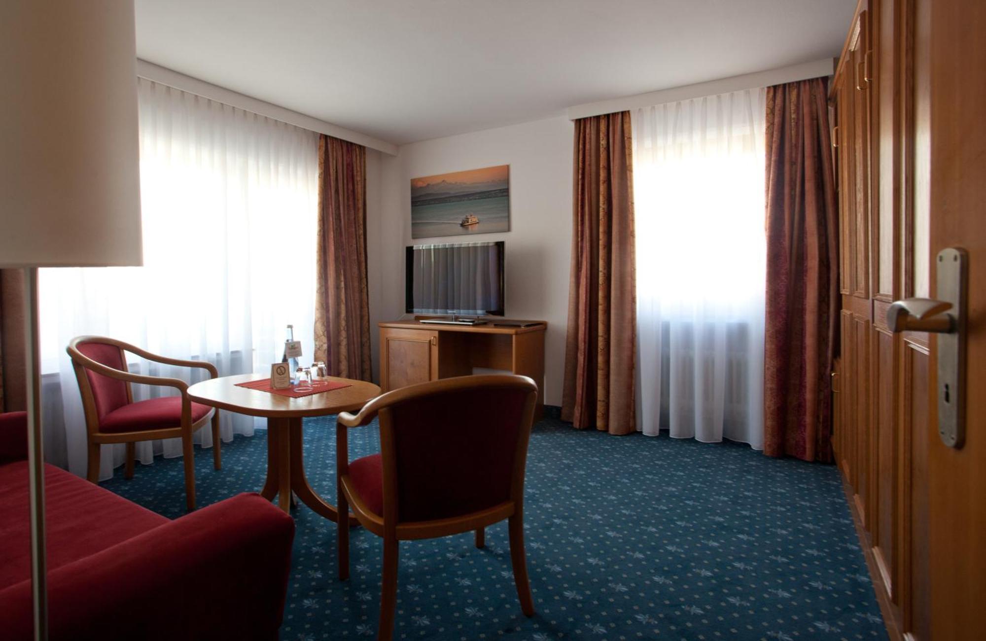 Hotel Knaus Am Hafen ウールディンゲン・ミュールホーフェン 部屋 写真