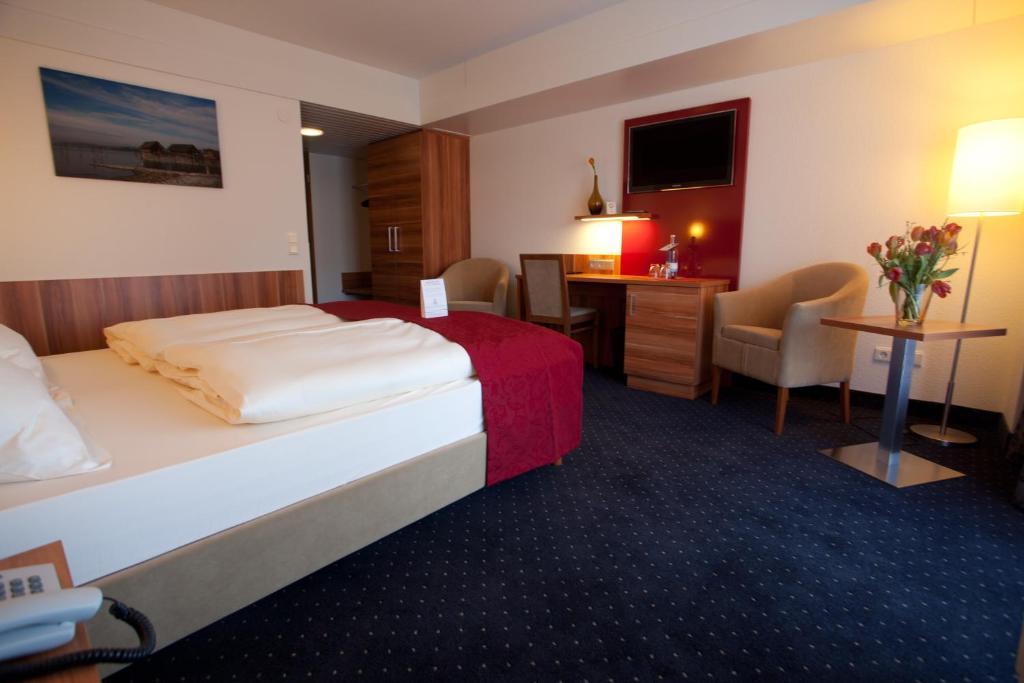 Hotel Knaus Am Hafen ウールディンゲン・ミュールホーフェン エクステリア 写真