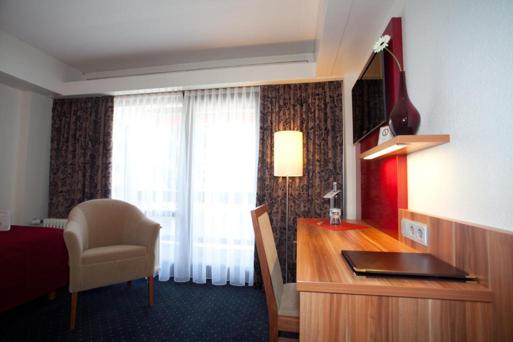 Hotel Knaus Am Hafen ウールディンゲン・ミュールホーフェン 部屋 写真