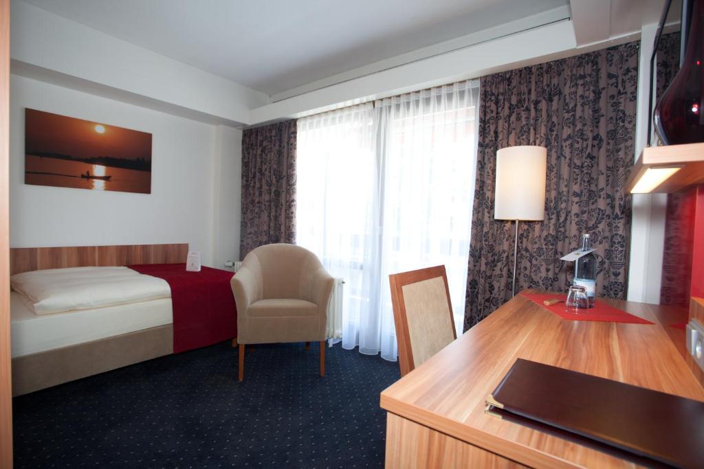 Hotel Knaus Am Hafen ウールディンゲン・ミュールホーフェン 部屋 写真
