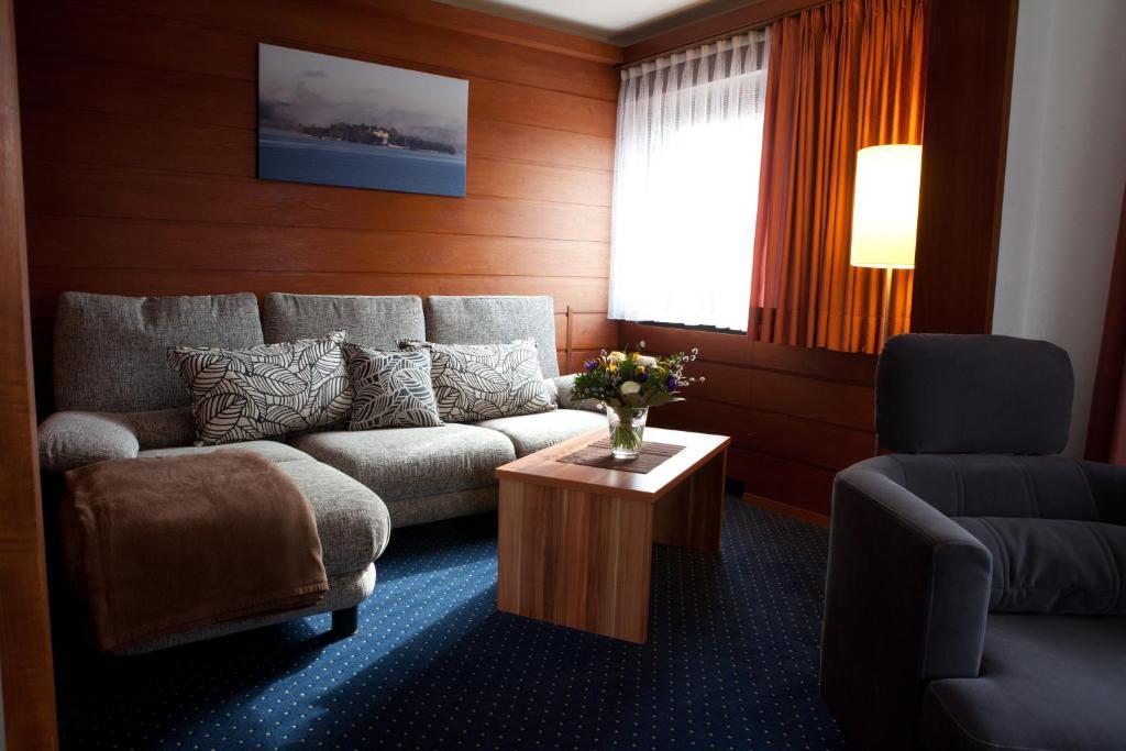 Hotel Knaus Am Hafen ウールディンゲン・ミュールホーフェン 部屋 写真