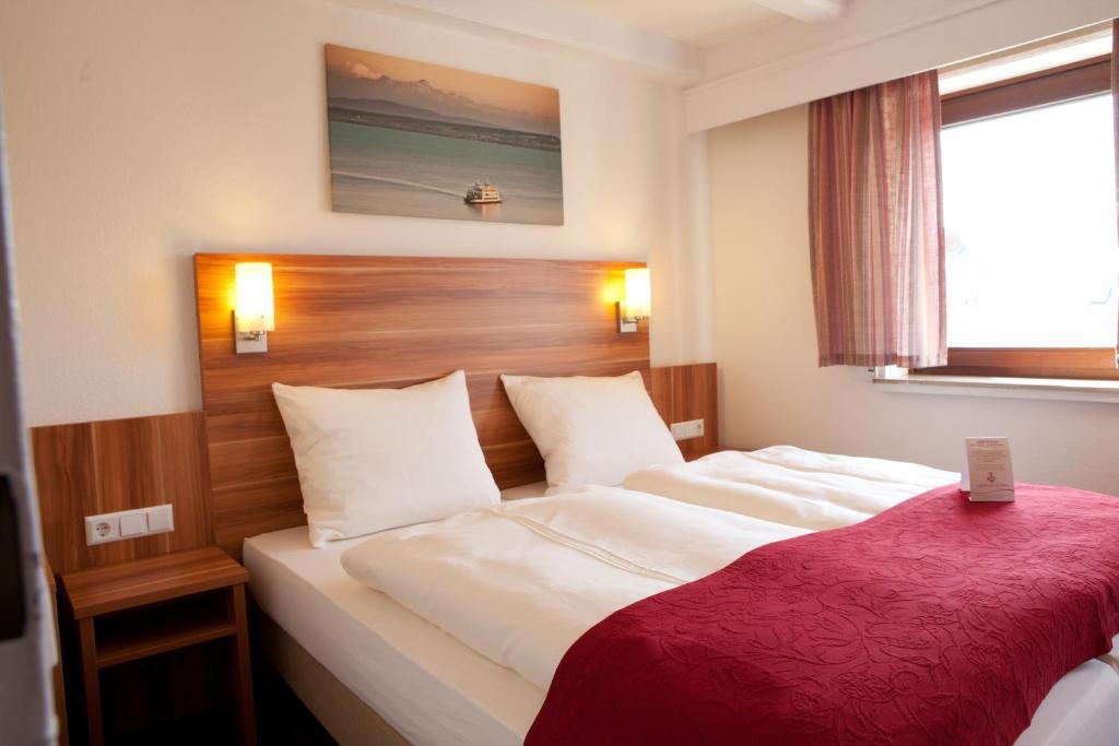 Hotel Knaus Am Hafen ウールディンゲン・ミュールホーフェン 部屋 写真
