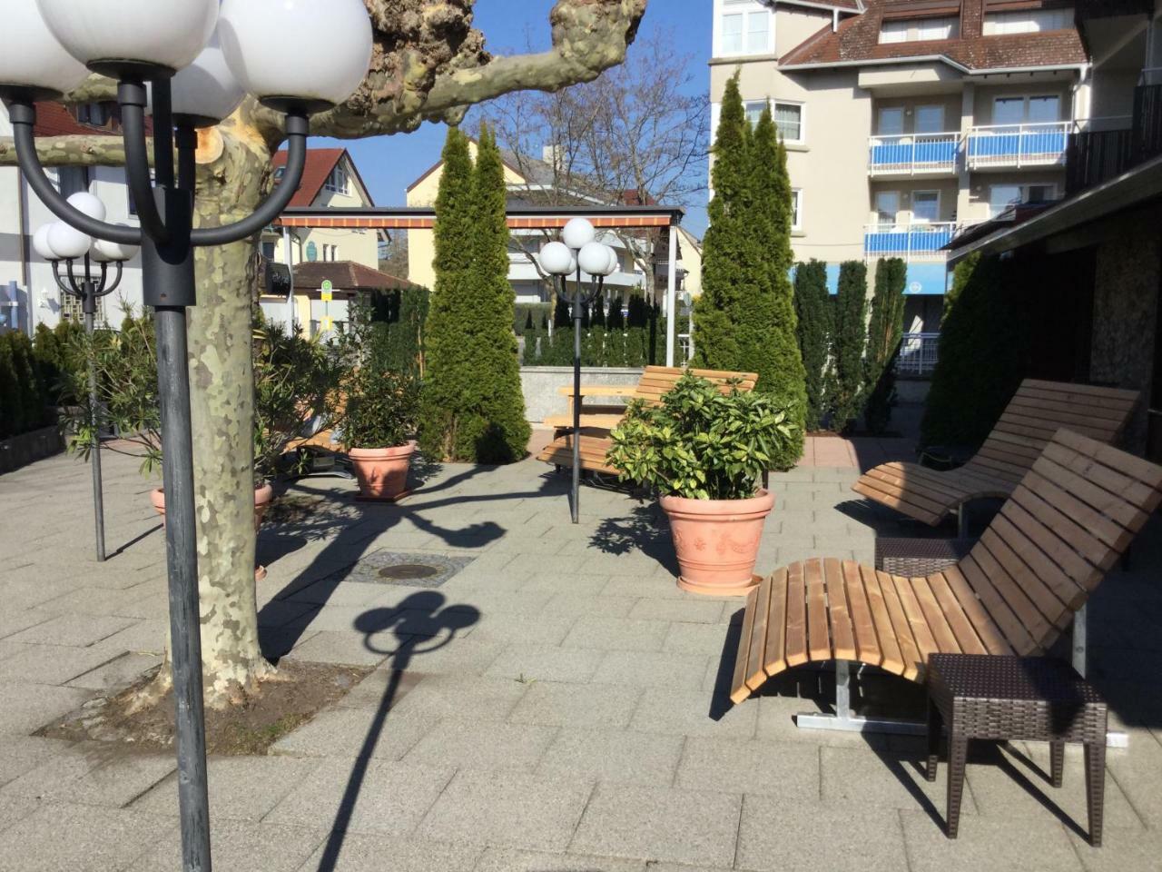 Hotel Knaus Am Hafen ウールディンゲン・ミュールホーフェン エクステリア 写真