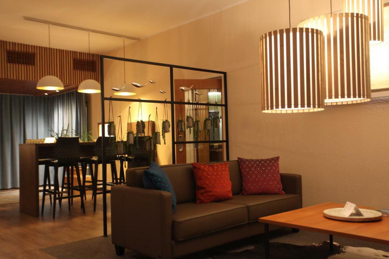 Hotel Knaus Am Hafen ウールディンゲン・ミュールホーフェン エクステリア 写真