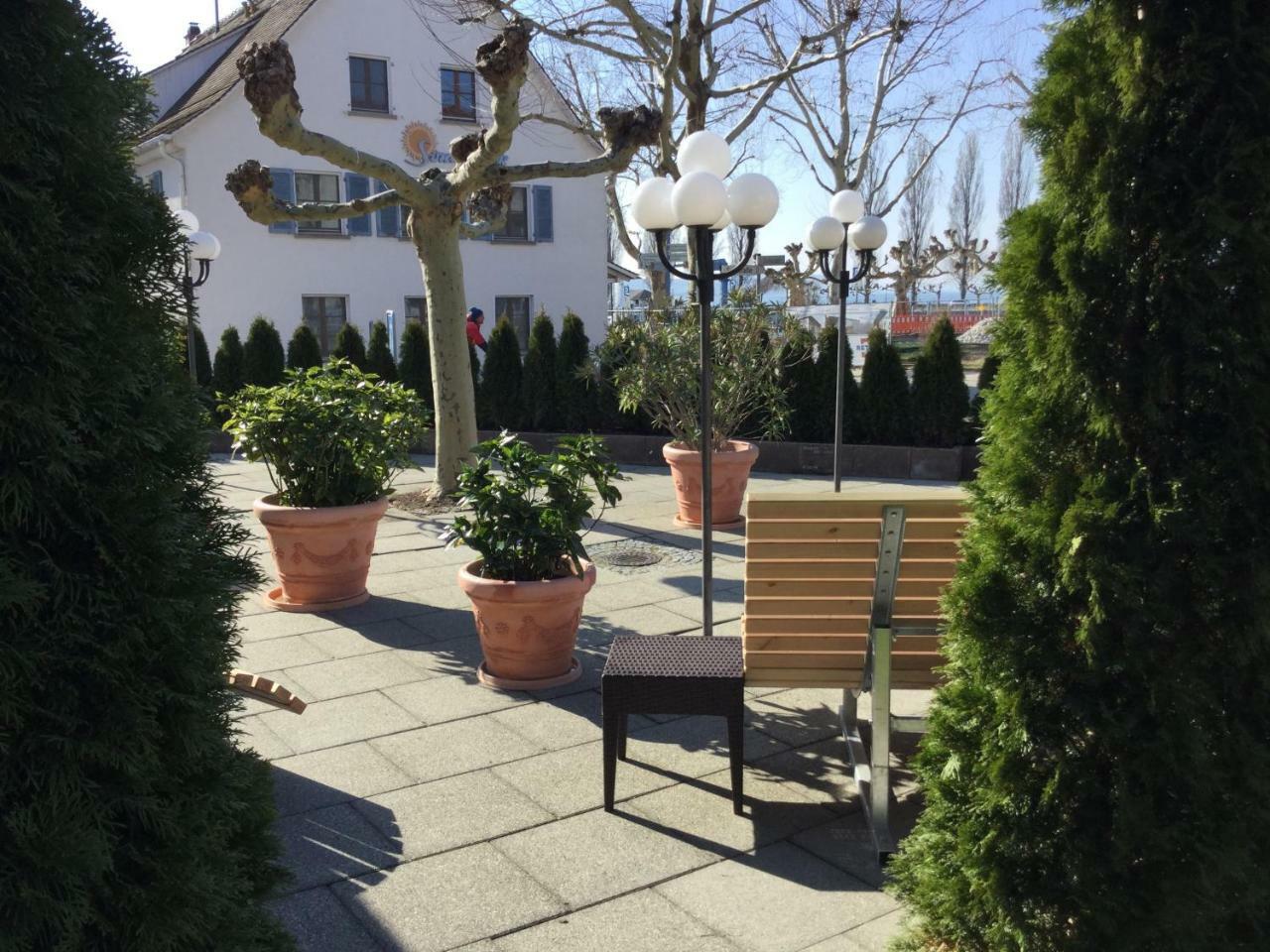 Hotel Knaus Am Hafen ウールディンゲン・ミュールホーフェン エクステリア 写真