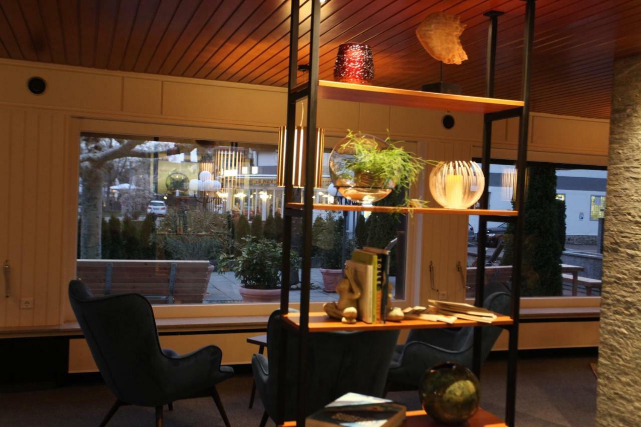 Hotel Knaus Am Hafen ウールディンゲン・ミュールホーフェン エクステリア 写真