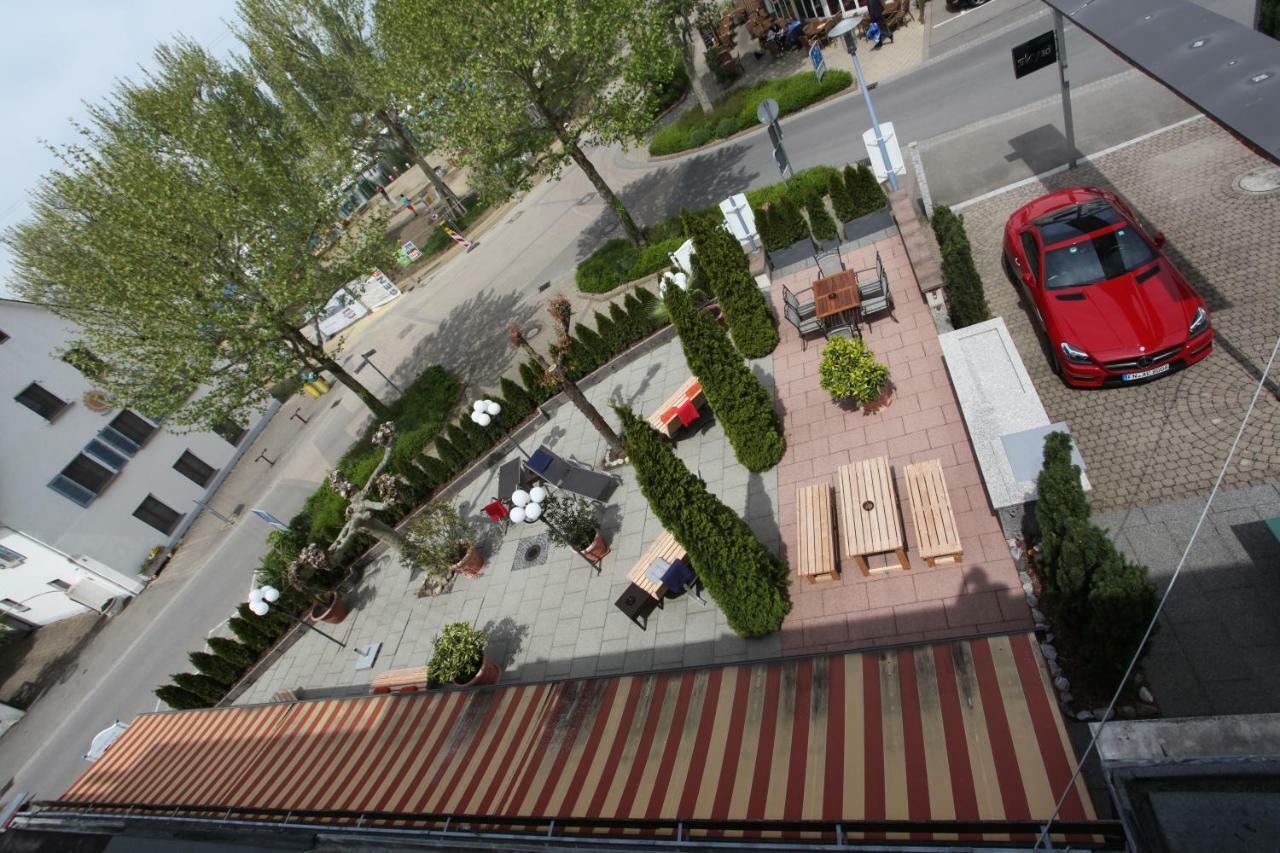 Hotel Knaus Am Hafen ウールディンゲン・ミュールホーフェン エクステリア 写真